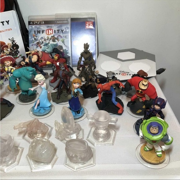 Disney INFINITY lot. Huge. Game. Bag. Characters. Cards. - Picture 3 of 5
